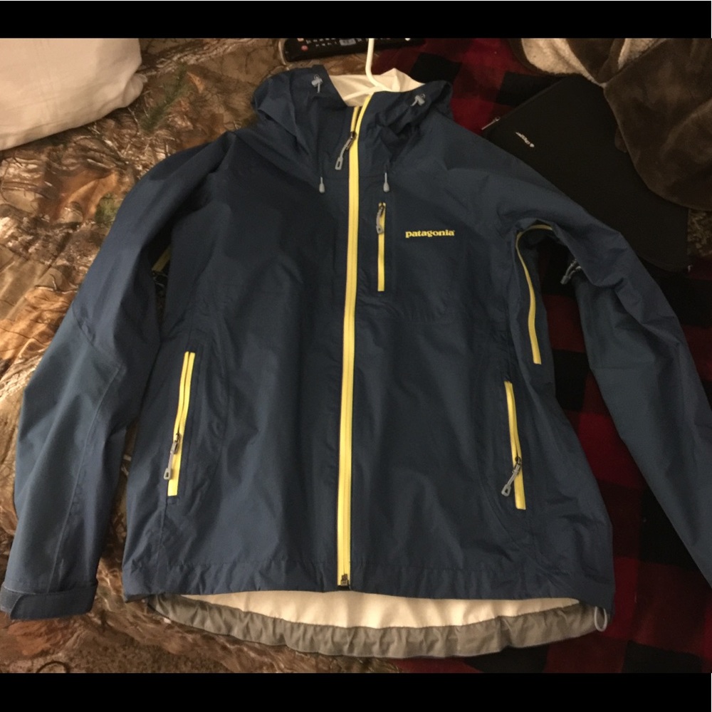 Patagonia windbreaker